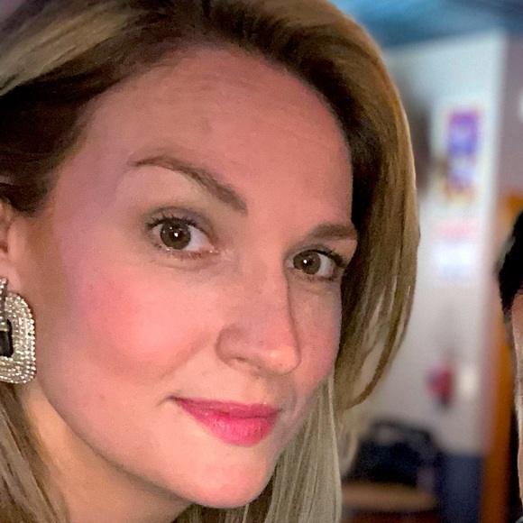 Meet your Posher, Amy - Picture 1 of 1